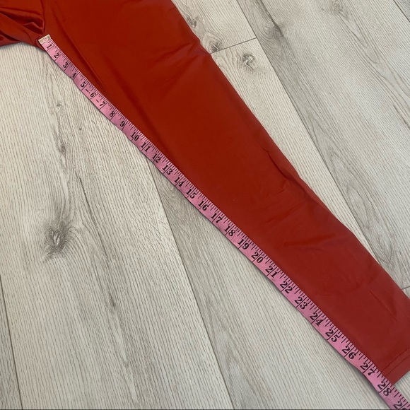 Daisy 2 Piece Silky Loungewear Top and Leggings Size Medium - Picture 5 of 13